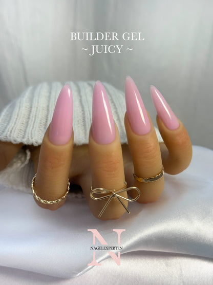 Långa naglar målade med builder gel Juicy i rosa nyans