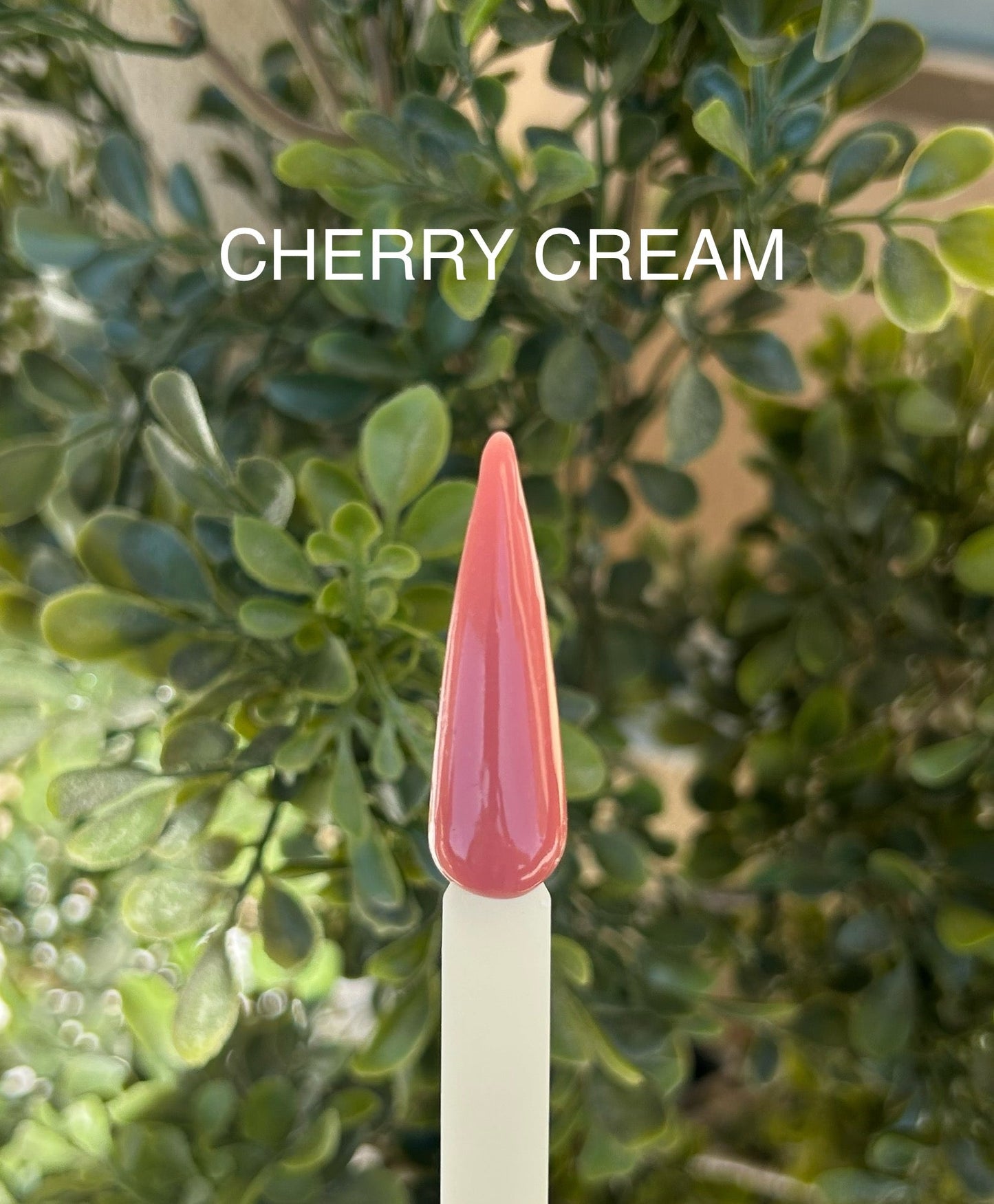 Nagelexperten teststicka i färgen cherry cream builder gel.